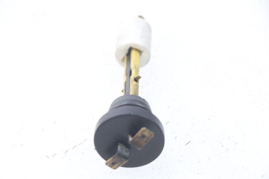 photo de MEDIDOR DO RESERVATÓRIO DE ÓLEO MBK BOOSTER SPIRIT 50 (2004 - 2017) - Detalhe da peça