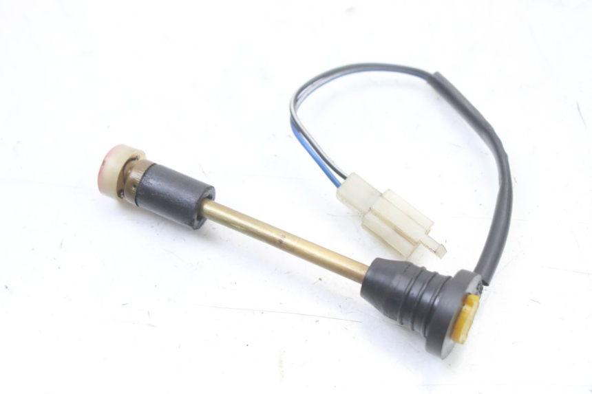 photo de MEDIDOR DO RESERVATÓRIO DE ÓLEO PEUGEOT SPEEDFIGHT 3 LC 2T 50 (2009 - 2015) - Detalhe da peça