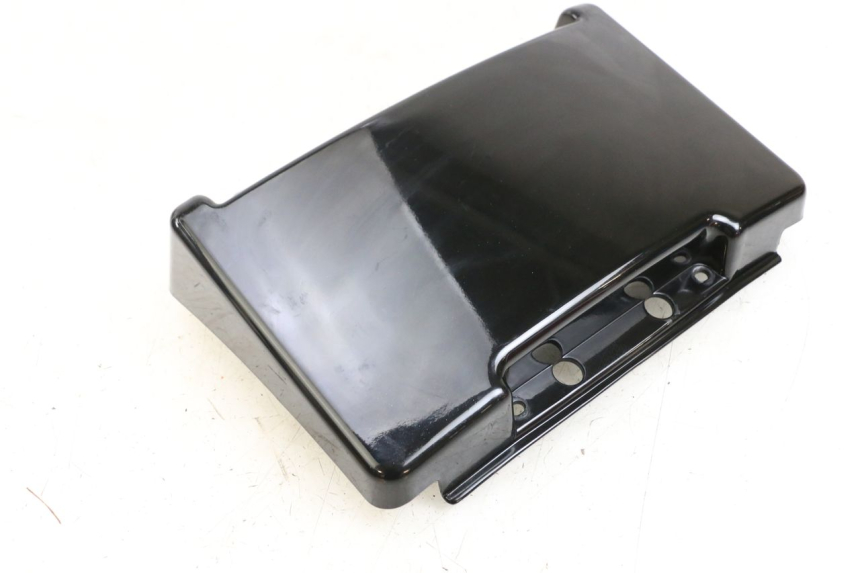 photo de JUNÇÃO DO CARENAGEM TRASEIRO E-MAX 80L 1 (2011 - 2014) - Outro ângulo de visão
