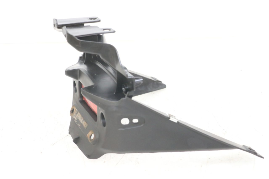 photo de JUNÇÃO DO CARENAGEM TRASEIRO KYMCO AGILITY 4T 50 (2018 - 2022) - Outro ângulo de visão