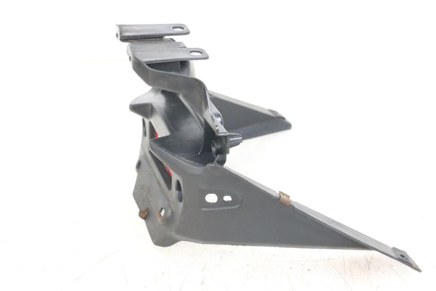 photo de JUNÇÃO DO CARENAGEM TRASEIRO KYMCO AGILITY FR 2T 50 (2012 - 2017) - Outro ângulo de visão