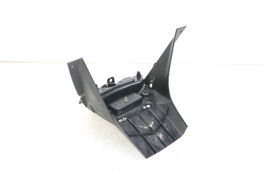 photo de JUNÇÃO DO CARENAGEM TRASEIRO KYMCO AGILITY PREMIUM 50 (2007 - 2010) - Detalhe da peça