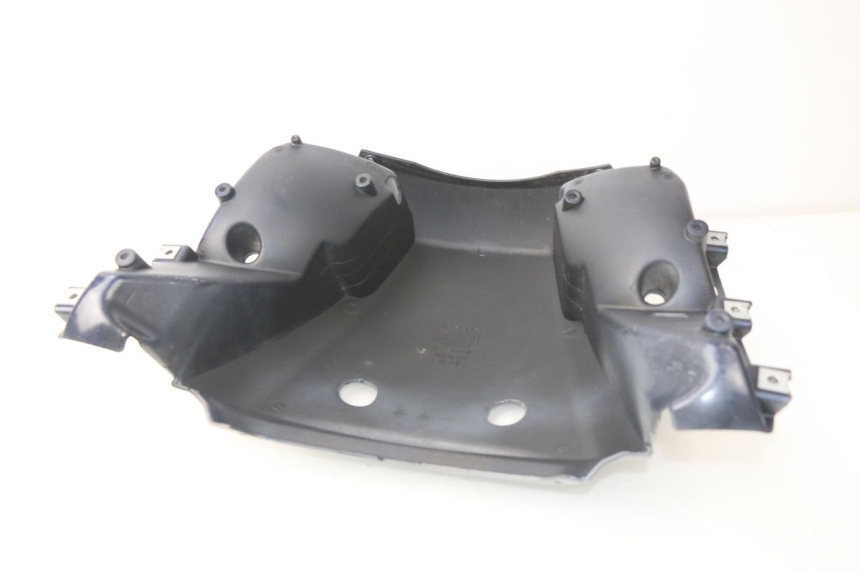 photo de JUNÇÃO DO CARENAGEM TRASEIRO APRILIA ATLANTIC 125 (2003 - 2009) - Detalhe da peça