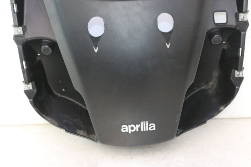 photo de JUNÇÃO DO CARENAGEM TRASEIRO APRILIA ATLANTIC S 125 (2010 - 2013) - Detalhe da peça