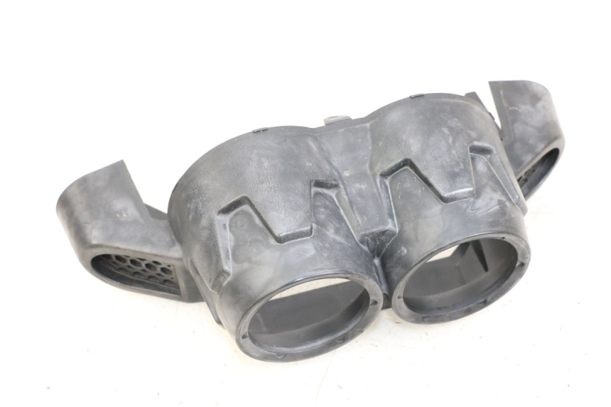 photo de JUNÇÃO DO CARENAGEM TRASEIRO YAMAHA BW'S BWS 125 (2010 - 2013) - Detalhe da peça