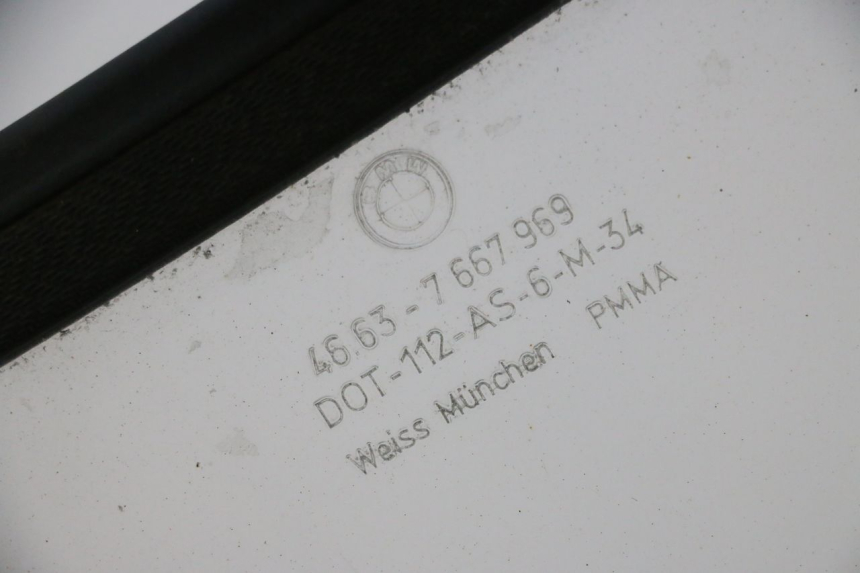 photo de JUNÇÃO DO CARENAGEM TRASEIRO BMW C1 125 (2000 - 2003) - Detalhes característicos