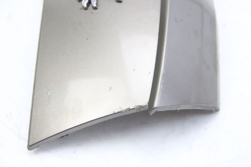 photo de JUNÇÃO DO CARENAGEM TRASEIRO PEUGEOT CITYSTAR 125 (2011 - 2017) - Outro ângulo de visão