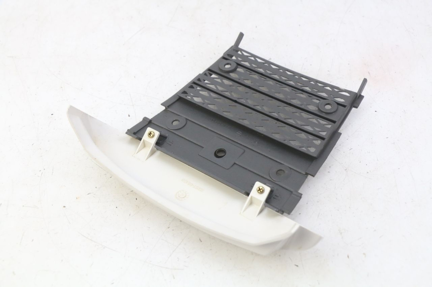photo de JUNÇÃO DO CARENAGEM TRASEIRO SUZUKI CP 80 (1985 - 1996) - Detalhe da peça