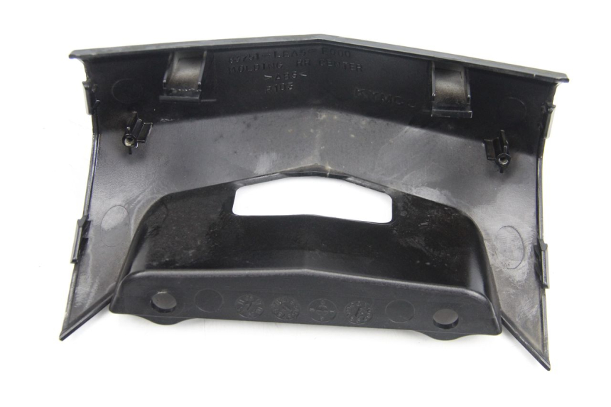 photo de JUNÇÃO DO CARENAGEM TRASEIRO KYMCO DINK 4T 50 (2007 - 2018) - Outro ângulo de visão