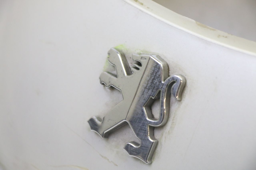 photo de JUNÇÃO DO CARENAGEM TRASEIRO PEUGEOT ELYSTAR 50 (2002 - 2014) - Outro ângulo de visão
