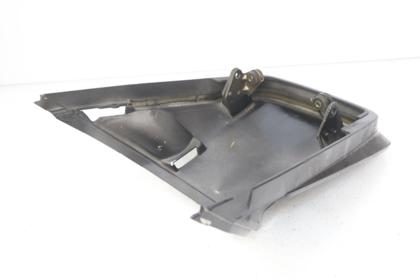 photo de JUNÇÃO DO CARENAGEM TRASEIRO YAMAHA FJ 3CX 1200 (1986 - 1996) - Zoom do estado de desgaste