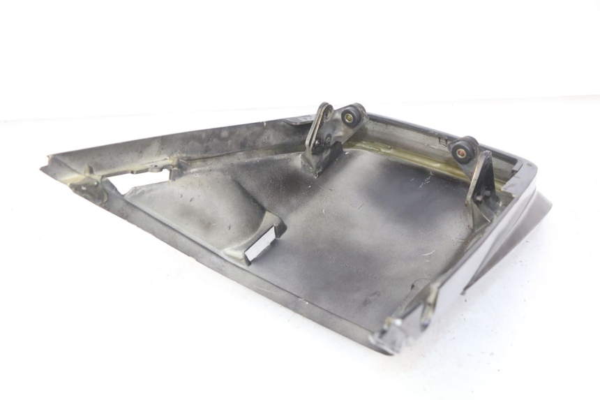 photo de JUNÇÃO DO CARENAGEM TRASEIRO YAMAHA FJ 3CX 1200 (1986 - 1996) - Detalhe da peça