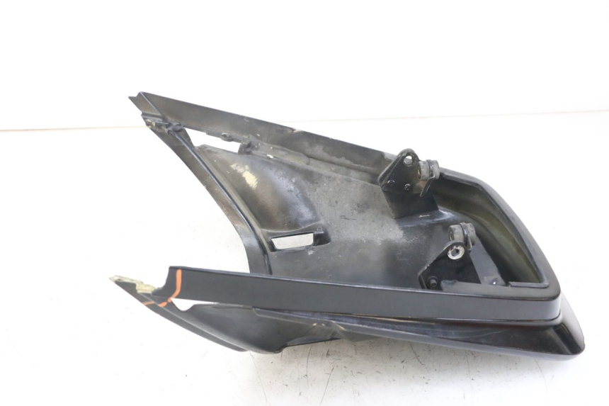 photo de JUNÇÃO DO CARENAGEM TRASEIRO YAMAHA FJ 3CX 1200 (1986 - 1996) - Detalhe da peça