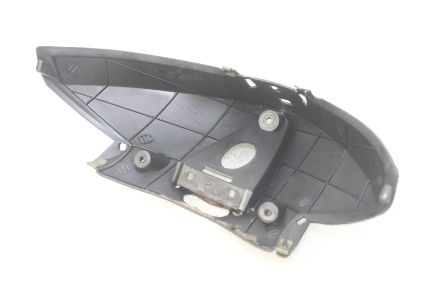 photo de JUNÇÃO DO CARENAGEM TRASEIRO TNT MOTOR GRIDO 2T 50 (2010 - 2019) - Detalhe da peça