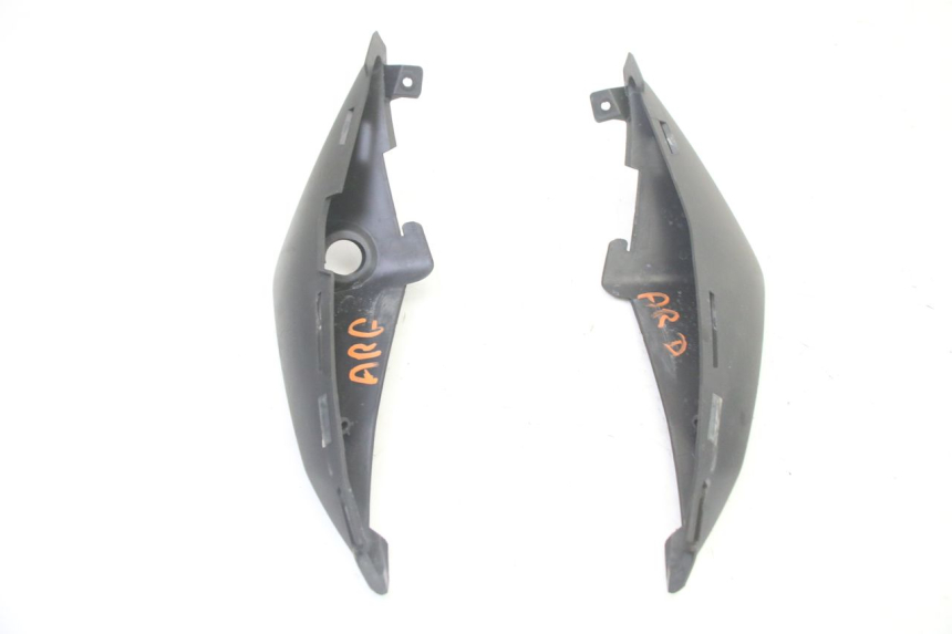 photo de JUNÇÃO DO CARENAGEM TRASEIRO SUZUKI GSR 750 (2011 - 2017) - Detalhe da peça