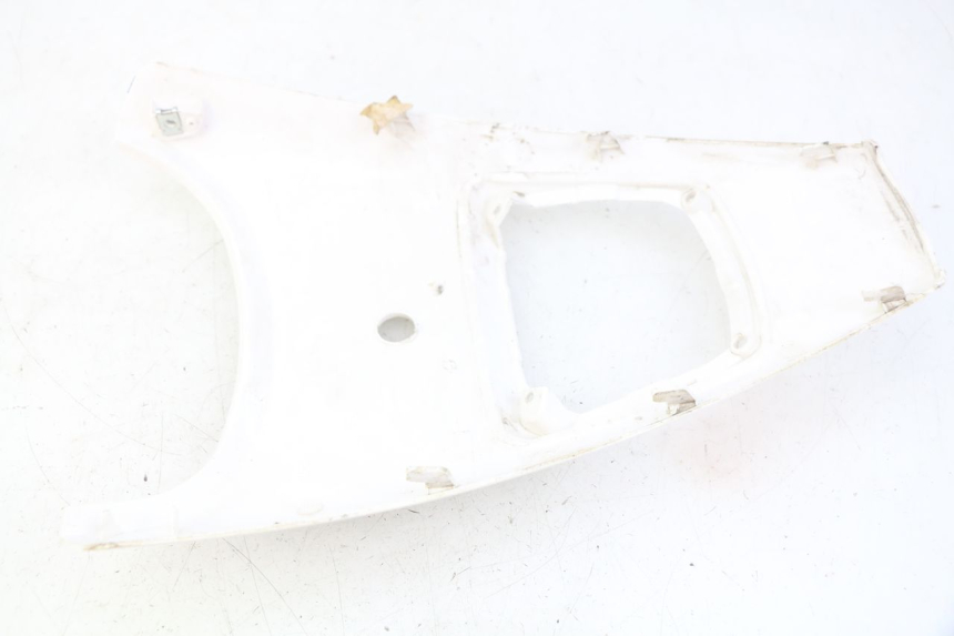 photo de JUNÇÃO DO CARENAGEM TRASEIRO JM MOTORS GT LINE 4T 50 (2021 - 2023) - Outro ângulo de visão