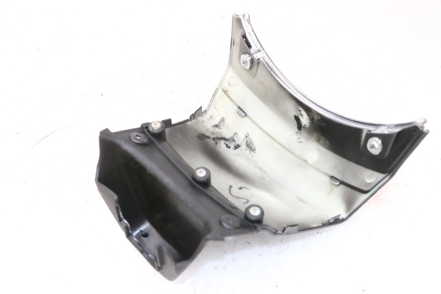 photo de JUNÇÃO DO CARENAGEM TRASEIRO JM MOTORS GTS 125 (2015 - 2019) - Zoom do estado de desgaste