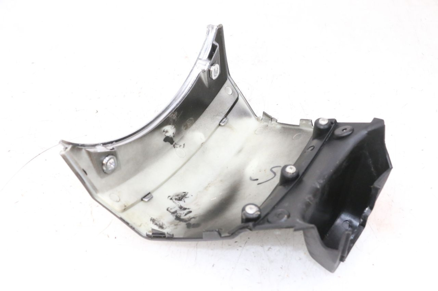 photo de JUNÇÃO DO CARENAGEM TRASEIRO JM MOTORS GTS 125 (2015 - 2019) - Outro ângulo de visão