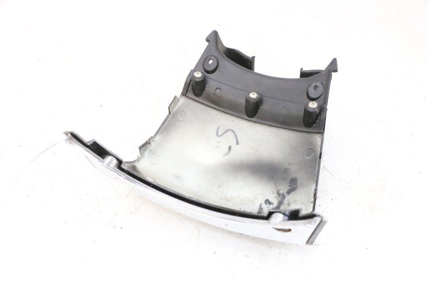 photo de JUNÇÃO DO CARENAGEM TRASEIRO JM MOTORS GTS 125 (2015 - 2019) - Ampliação técnica