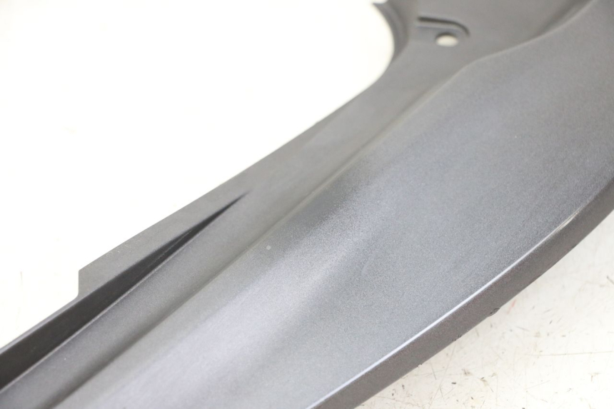 photo de JUNÇÃO DO CARENAGEM TRASEIRO HONDA PCX (JF57/JF64) 125 (2014 - 2018) - Peça verificada
