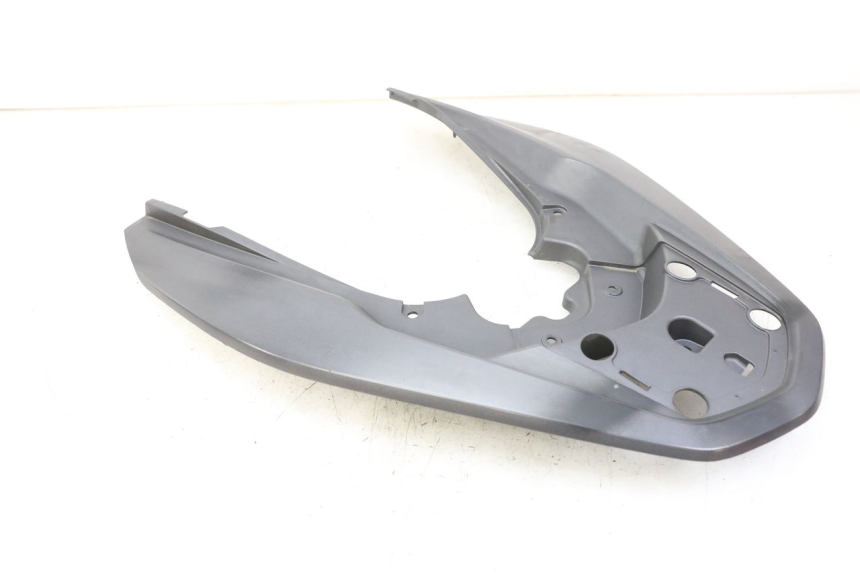 photo de JUNÇÃO DO CARENAGEM TRASEIRO HONDA PCX (JF57/JF64) 125 (2014 - 2018) - Marcações e referências