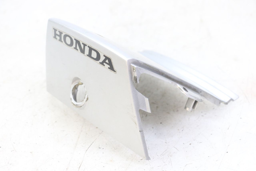 photo de JUNÇÃO DO CARENAGEM TRASEIRO HONDA SCV LEAD 100 (2003 - 2007) - Vista principal