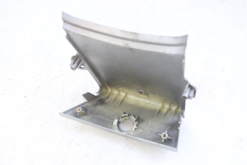 photo de JUNÇÃO DO CARENAGEM TRASEIRO HONDA SCV LEAD 100 (2003 - 2007) - Ampliação técnica
