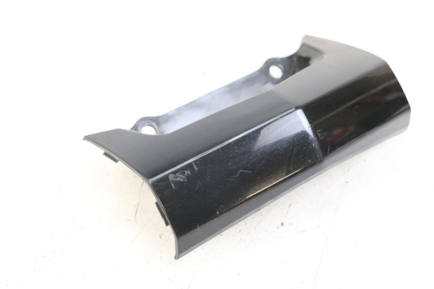 photo de JUNÇÃO DO CARENAGEM TRASEIRO INFERIOR KYMCO DINK 4T 50 (2007 - 2018) - Zoom do estado de desgaste