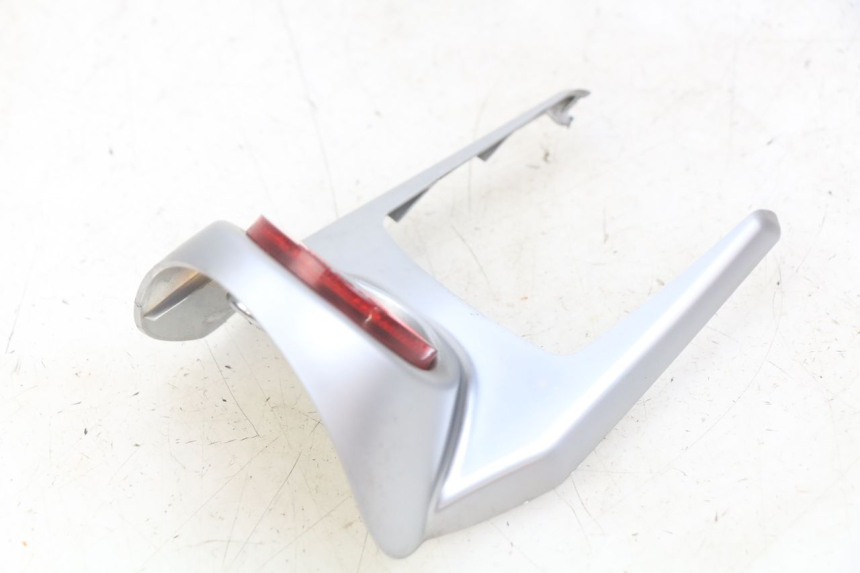 photo de JUNÇÃO DO CARENAGEM TRASEIRO INFERIOR PEUGEOT DJANGO 4T 50 (2014 - 2019) - Zoom do estado de desgaste