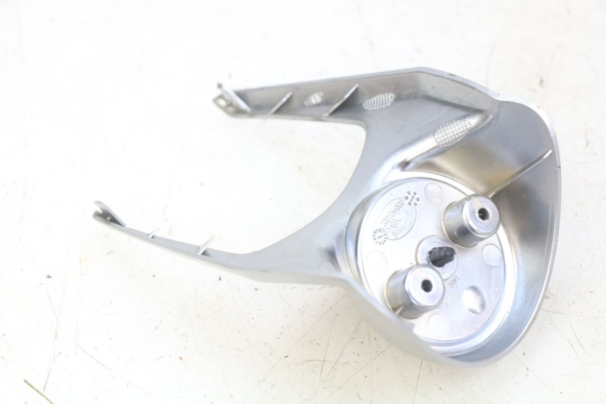photo de JUNÇÃO DO CARENAGEM TRASEIRO INFERIOR PEUGEOT DJANGO 4T 50 (2014 - 2019) - Ampliação técnica