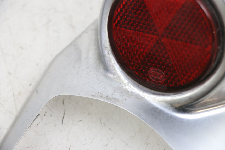 photo de JUNÇÃO DO CARENAGEM TRASEIRO INFERIOR PEUGEOT DJANGO 4T 50 (2014 - 2019) - Ampliação técnica
