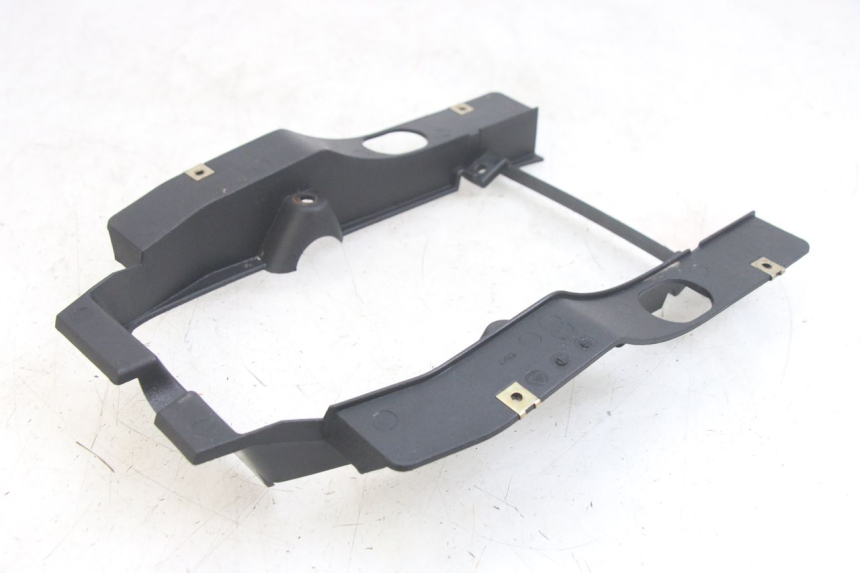 photo de JUNÇÃO DO CARENAGEM TRASEIRO INFERIOR GILERA DNA 50 (2000 - 2007) - Detalhe da peça
