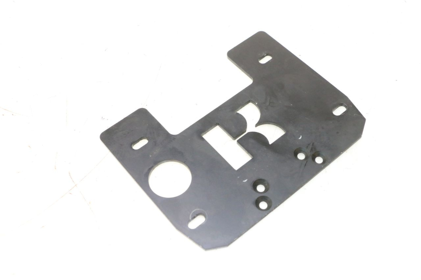 photo de JUNÇÃO INFERIOR DA CARENAGEM TRASEIRA KAWASAKI ER-6 ER6 N 650 (2005 - 2009) - Zoom do estado de desgaste