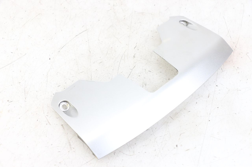 photo de JUNÇÃO DO CARENAGEM TRASEIRO INFERIOR HONDA FJS SILVERWING SILVER WING 600 (2001 - 2010) - Vista principal