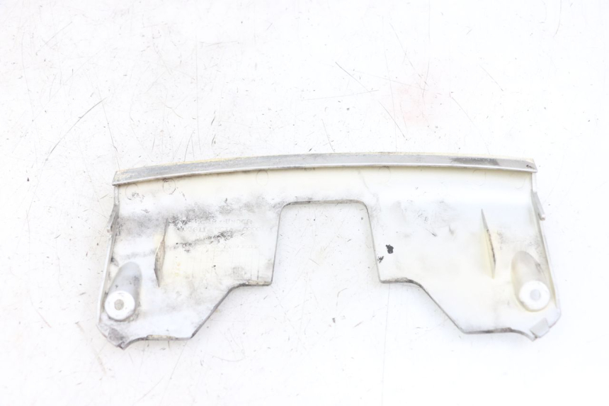 photo de JUNÇÃO DO CARENAGEM TRASEIRO INFERIOR HONDA FJS SILVERWING SILVER WING 600 (2001 - 2010) - Zoom do estado de desgaste