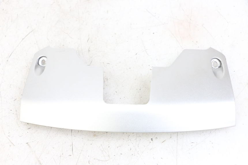 photo de JUNÇÃO DO CARENAGEM TRASEIRO INFERIOR HONDA FJS SILVERWING SILVER WING 600 (2001 - 2010) - Outro ângulo de visão