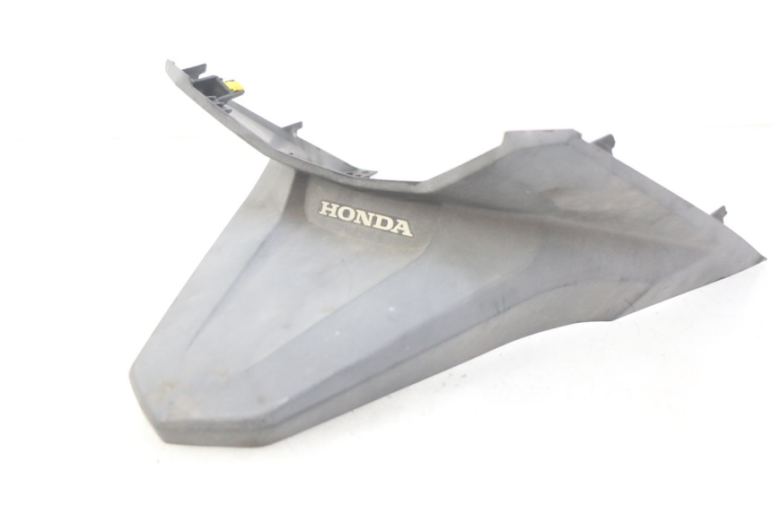 photo de JUNÇÃO DO CARENAGEM TRASEIRO INFERIOR HONDA FORZA 125 (2015 - 2016) - Vista principal