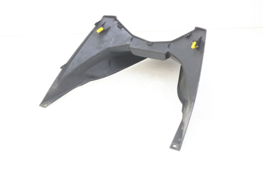 photo de JUNÇÃO DO CARENAGEM TRASEIRO INFERIOR HONDA FORZA 125 (2015 - 2016) - Ampliação técnica