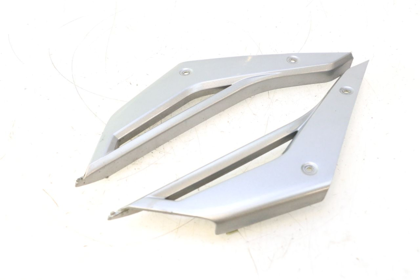 photo de JUNÇÃO DA CARROÇARIA TRASEIRA INFERIOR GILERA GP 800 (2007 - 2013) - Vista principal