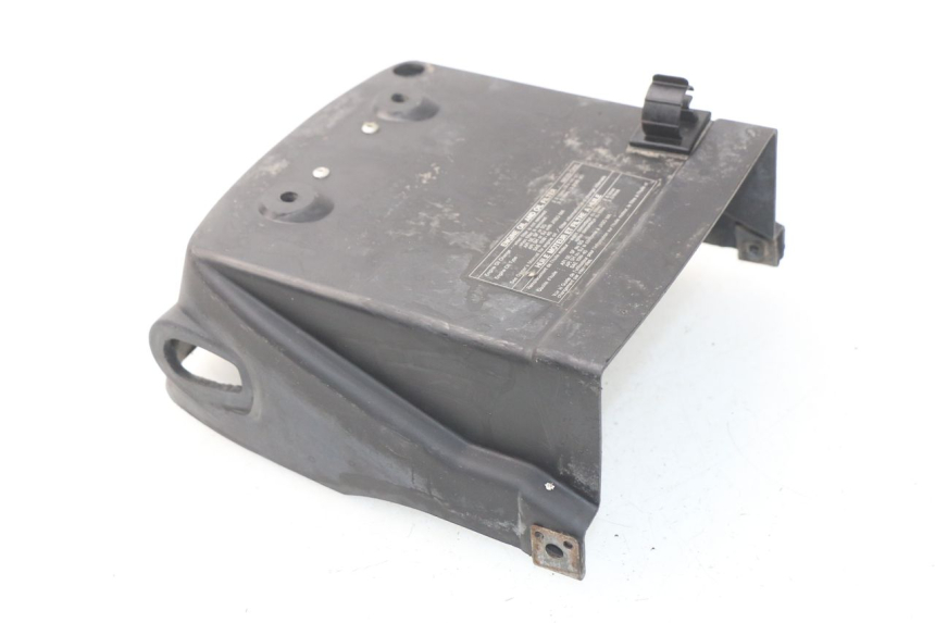 photo de JUNÇÃO DO CARENAGEM TRASEIRO INFERIOR KAWASAKI GPZ S 500 (1994 - 2005) - Outro ângulo de visão