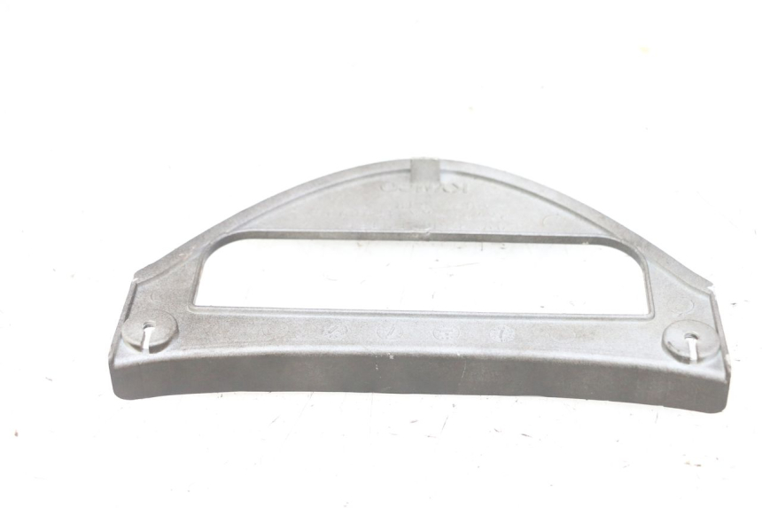 photo de JUNÇÃO DO CARENAGEM TRASEIRO INFERIOR KYMCO GRAND DINK 125 (2008 - 2014) - Detalhe da peça