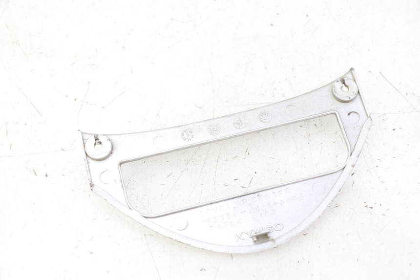 photo de JUNÇÃO DO CARENAGEM TRASEIRO INFERIOR KYMCO GRAND DINK 125 (2002 - 2007) - Detalhe da peça