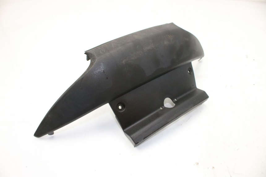 photo de JUNÇÃO DO CARENAGEM TRASEIRO INFERIOR PIAGGIO MP3 LT 300 (2010 - 2016) - Detalhe da peça