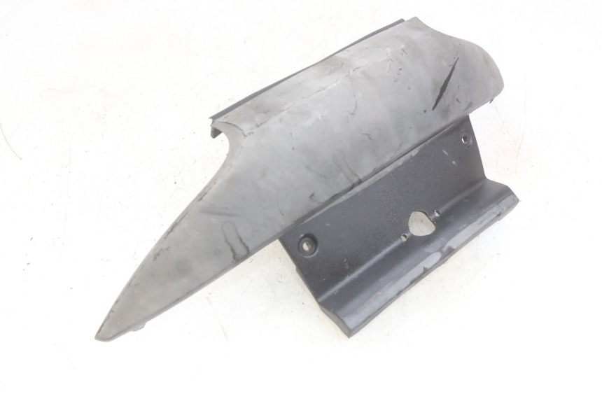 photo de JUNÇÃO DO CARENAGEM TRASEIRO INFERIOR PIAGGIO MP3 LT 400 (2007 - 2012) - Ampliação técnica