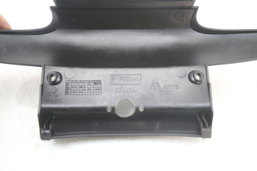 photo de JUNÇÃO DO CARENAGEM TRASEIRO INFERIOR PIAGGIO MP3 LT 400 (2007 - 2012) - Ampliação técnica