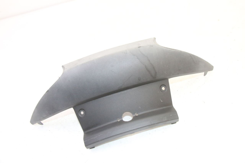 photo de JUNÇÃO DO CARENAGEM TRASEIRO INFERIOR PIAGGIO MP3 RL 250 (2006 - 2010) - Detalhe da peça
