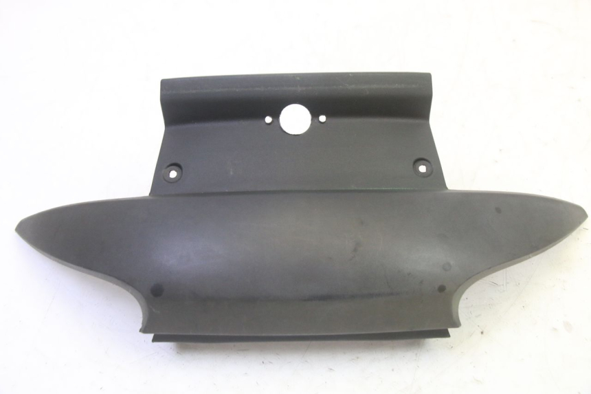 photo de JUNÇÃO DO CARENAGEM TRASEIRO INFERIOR PIAGGIO MP3 RL 250 (2006 - 2010) - Detalhe da peça