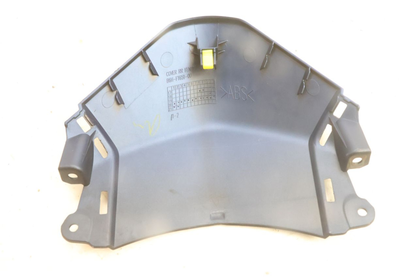 photo de JUNÇÃO INFERIOR DA CARENAGEM TRASEIRA YAMAHA N-MAX NMAX 125 (2021 - 2024) - Zoom do estado de desgaste