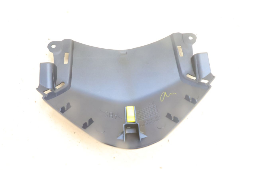 photo de JUNÇÃO INFERIOR DA CARENAGEM TRASEIRA YAMAHA N-MAX NMAX 125 (2021 - 2024) - Outro ângulo de visão