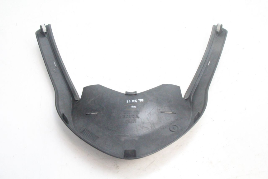 photo de JUNÇÃO DO CARENAGEM TRASEIRO INFERIOR HONDA PCX (JF28) 125 (2009 - 2011) - Outro ângulo de visão